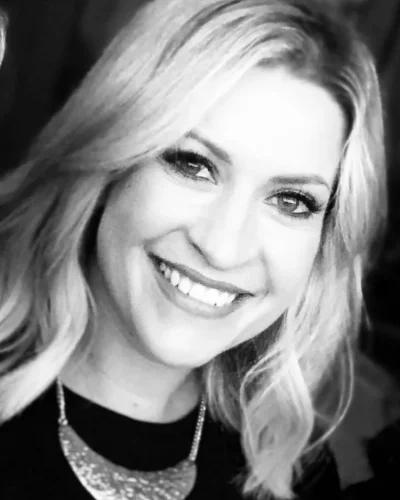 Laura Stanton, MSN, FNP femme modern aesthetics